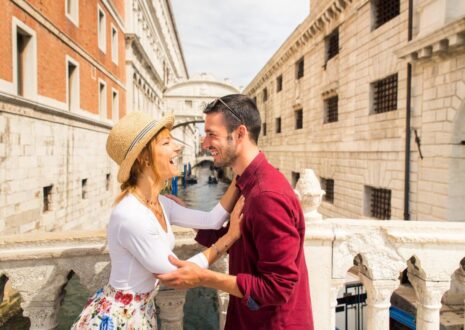 Captivating Hearts in Italian: The Art of Poetic Pick Up Lines