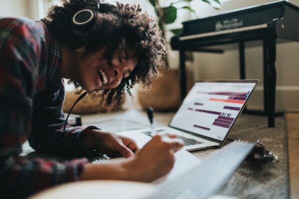 The Power Of Music When Learning A New Language – Sing That Language!