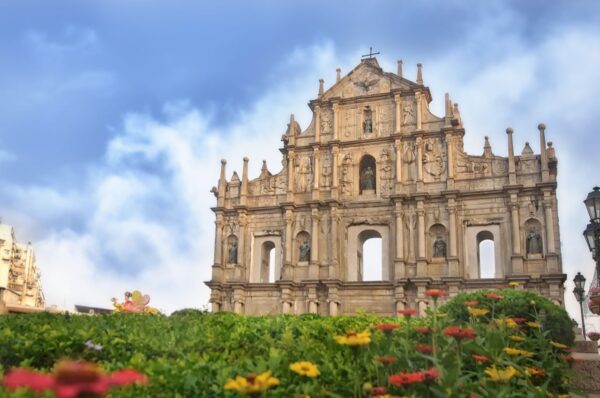 Exploring Macau’s Linguistic Mosaic: Cantonese, Macanese, and Portuguese Languages