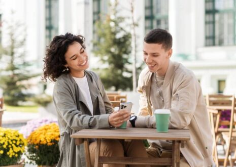 Expressing Romance in Spanish: Best Pick-Up Lines