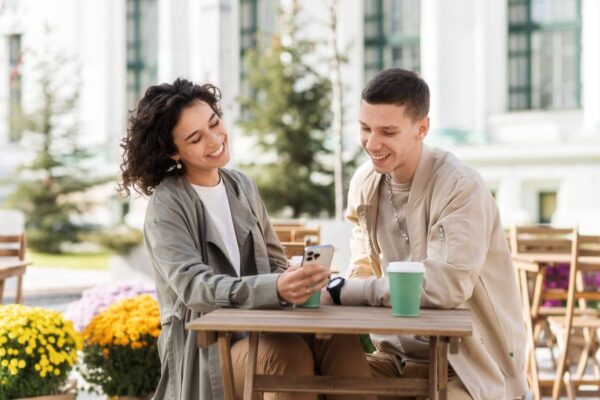 Expressing Romance in Spanish: Best Pick-Up Lines